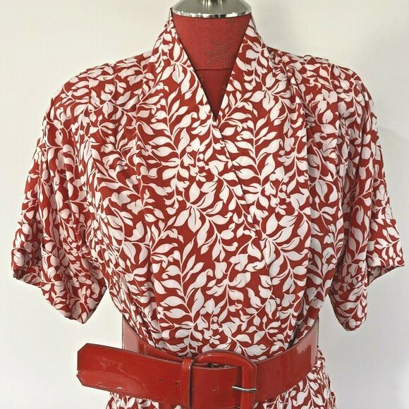 Vintage 1980 red & white true wrap dress short sleeves & patent belt retro chic - Picture 3 of 8